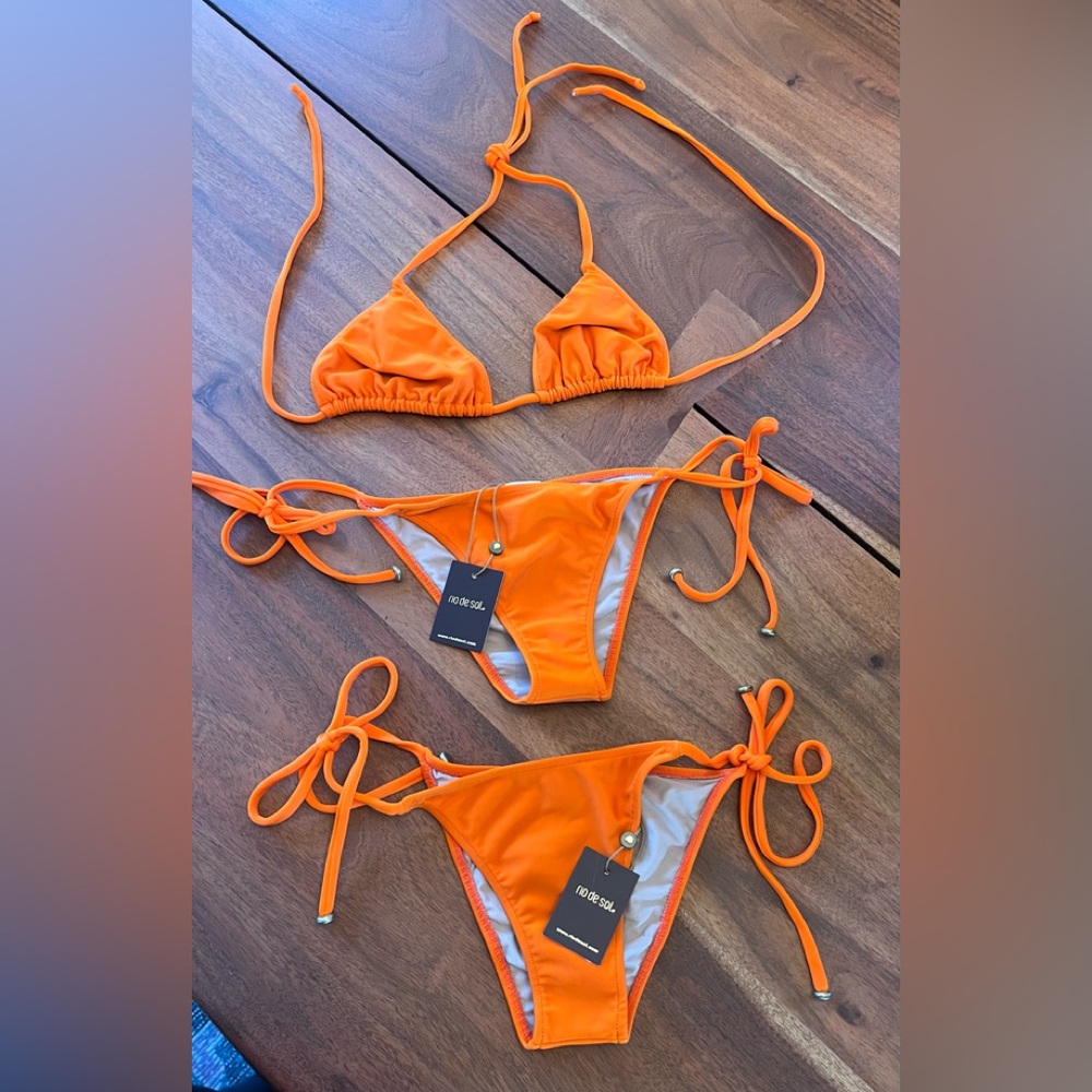 Rio de Sol bikini set! 1 top in medium & 2 bottoms - medium & large. Brazillian